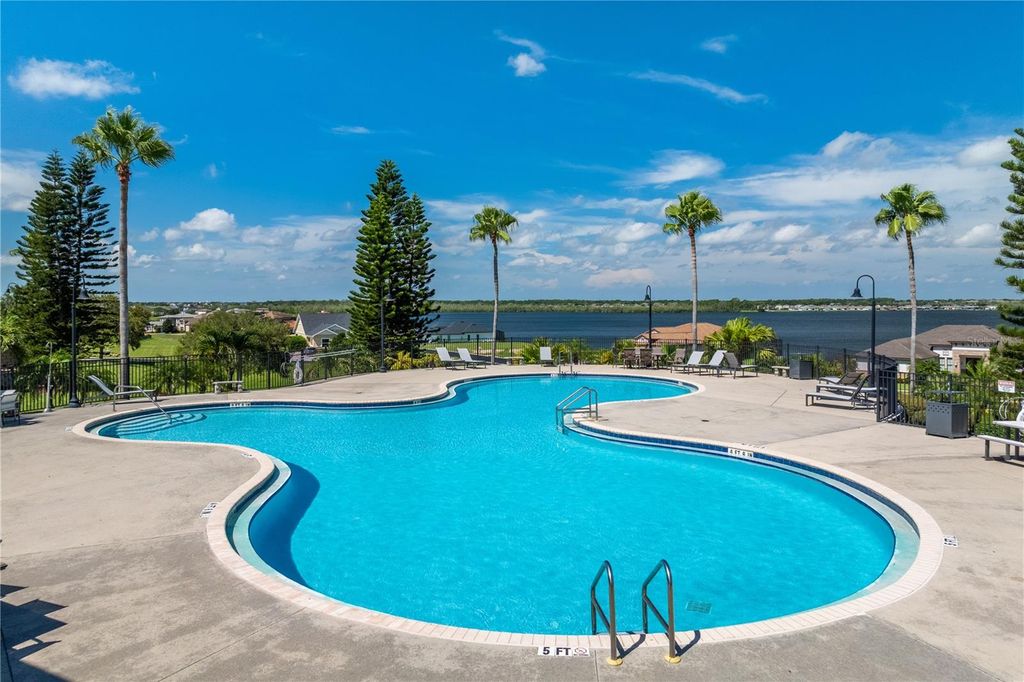 Image 29 of property listing at 328 CALADIUM AVENUE, Lake Alfred, FL 33850