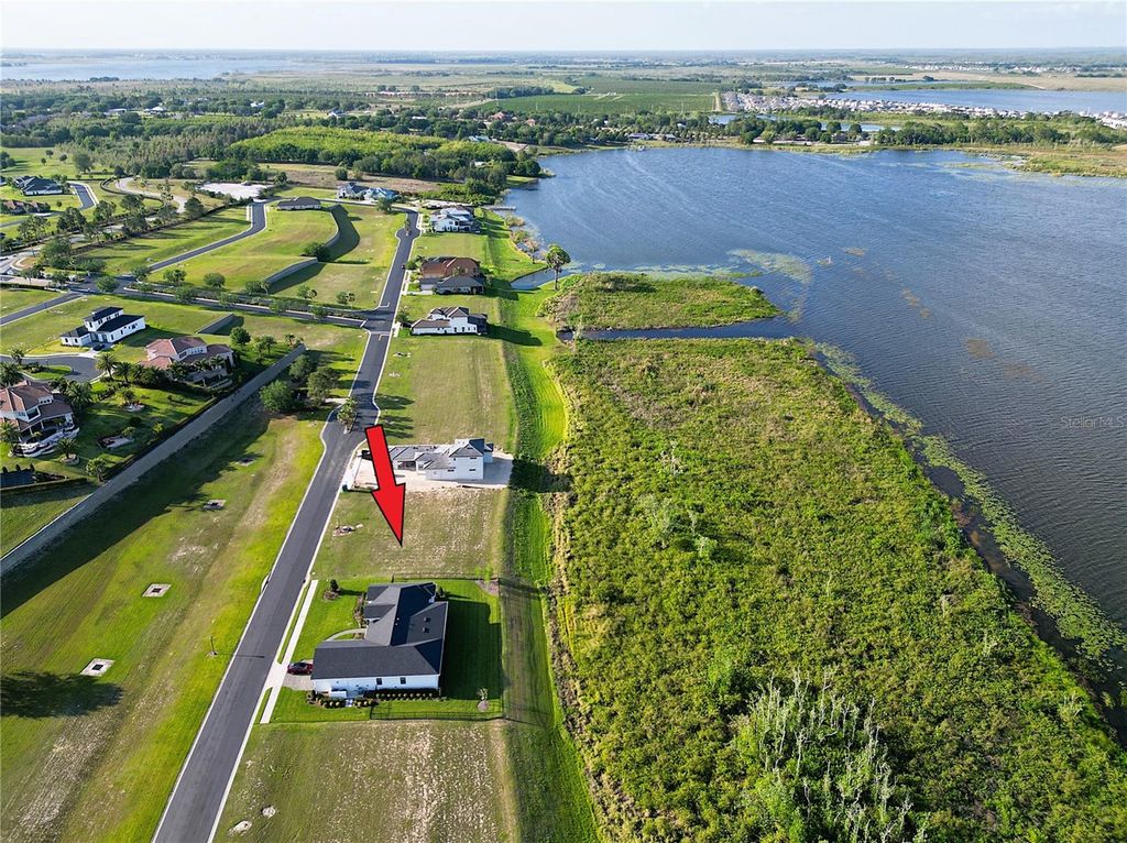 Image 5 of property listing at 328 CALADIUM AVENUE, Lake Alfred, FL 33850