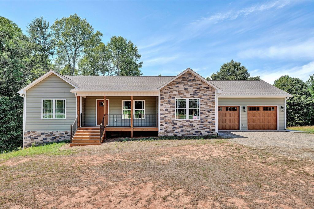 3727 Golden View RD, Glade Hill, VA 24092