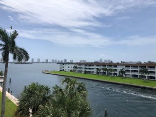 104 Paradise Harbour 415 Boulevard 415, North Palm Beach, FL 33408