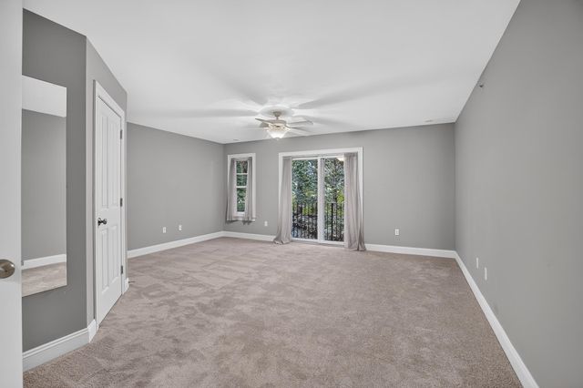 98 Riverwalk Way Unit 8E, Manchester, NH 03101