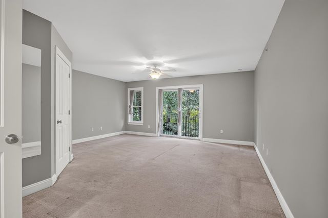 98 Riverwalk Way Unit 8E, Manchester, NH 03101