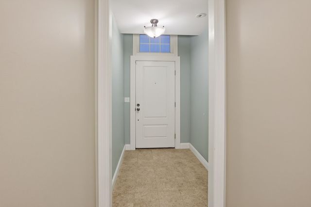 98 Riverwalk Way Unit 8E, Manchester, NH 03101