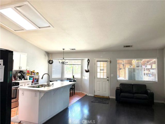 15184 Macadamia Court, Fontana, CA 92335
