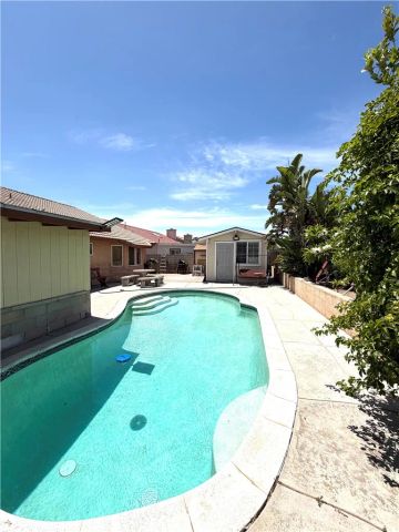 15184 Macadamia Court, Fontana, CA 92335