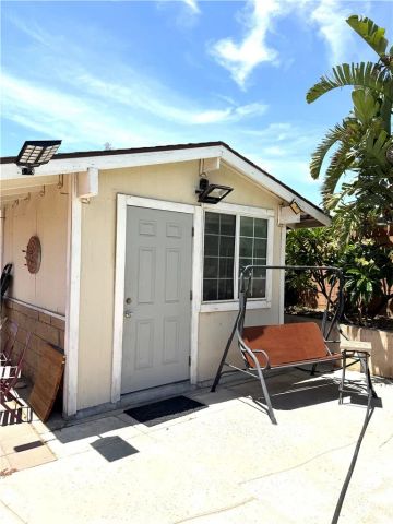 15184 Macadamia Court, Fontana, CA 92335