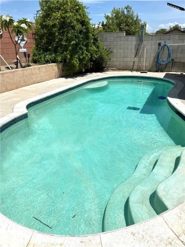 15184 Macadamia Court, Fontana, CA 92335