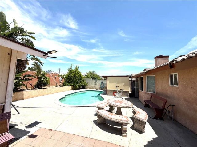 15184 Macadamia Court, Fontana, CA 92335