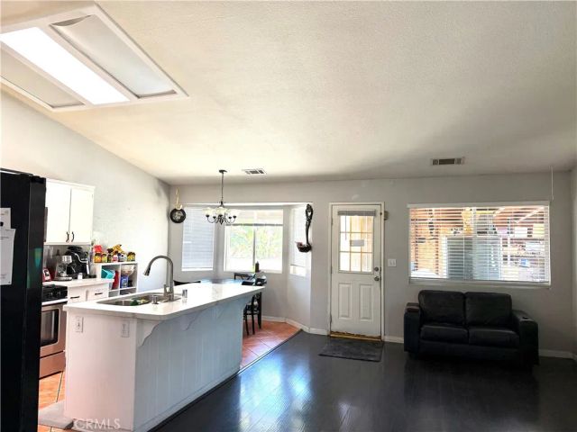 15184 Macadamia Court, Fontana, CA 92335