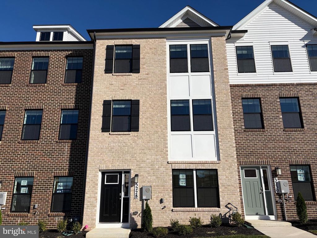 5221 MANOR PARK DR, Upper Marlboro, MD 20772