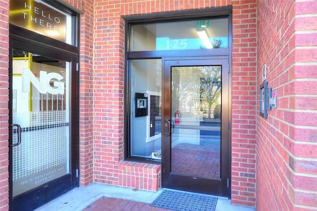 Image 24 of property listing at 125 N KENTUCKY AVENUE 203, Lakeland, FL 33801