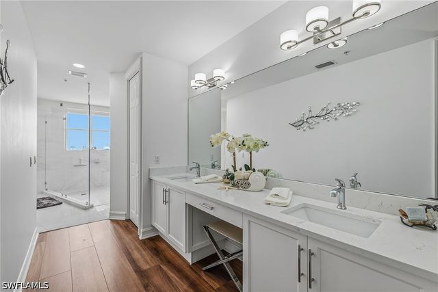 9566 Gulf Shore DR 201, Naples, FL 34108