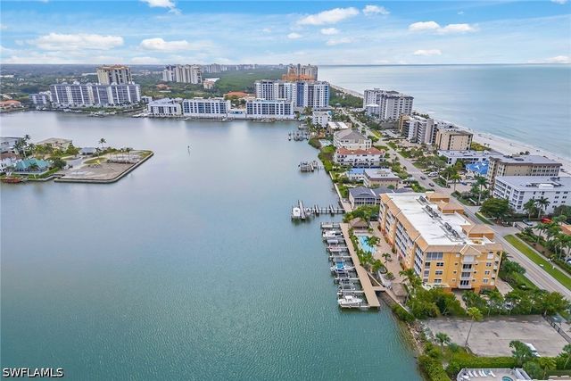 9566 Gulf Shore DR 201, Naples, FL 34108