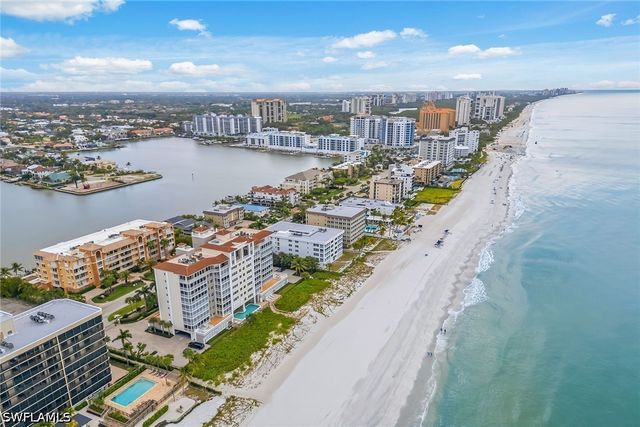 9566 Gulf Shore DR 201, Naples, FL 34108
