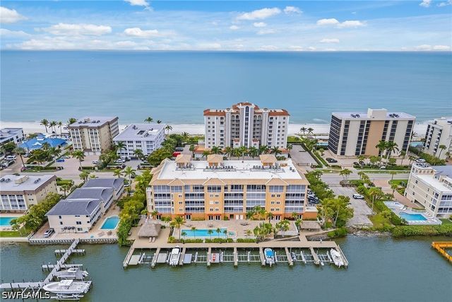 9566 Gulf Shore DR 201, Naples, FL 34108