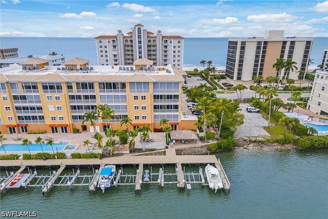 9566 Gulf Shore DR 201, Naples, FL 34108