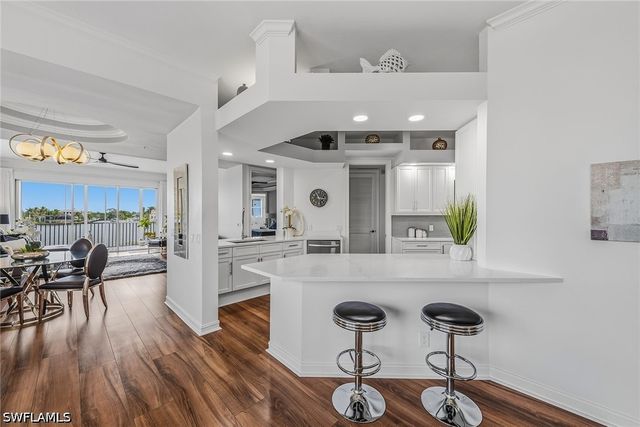 9566 Gulf Shore DR 201, Naples, FL 34108