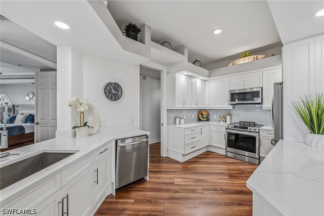 9566 Gulf Shore DR 201, Naples, FL 34108