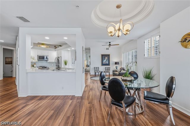 9566 Gulf Shore DR 201, Naples, FL 34108