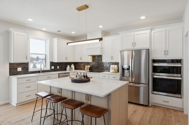 3496 Knightsbridge Trail N, Lake Elmo, MN 55042