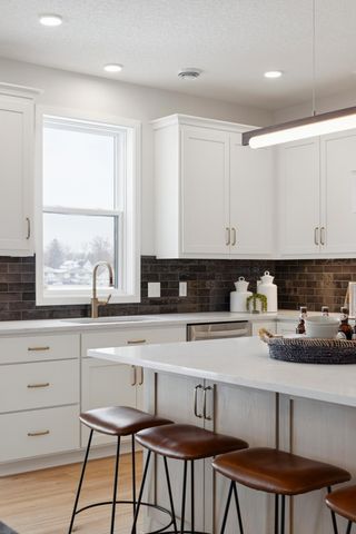 3496 Knightsbridge Trail N, Lake Elmo, MN 55042