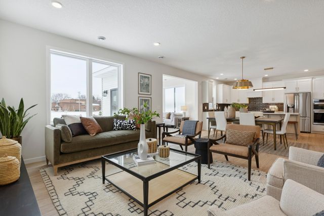 3496 Knightsbridge Trail N, Lake Elmo, MN 55042