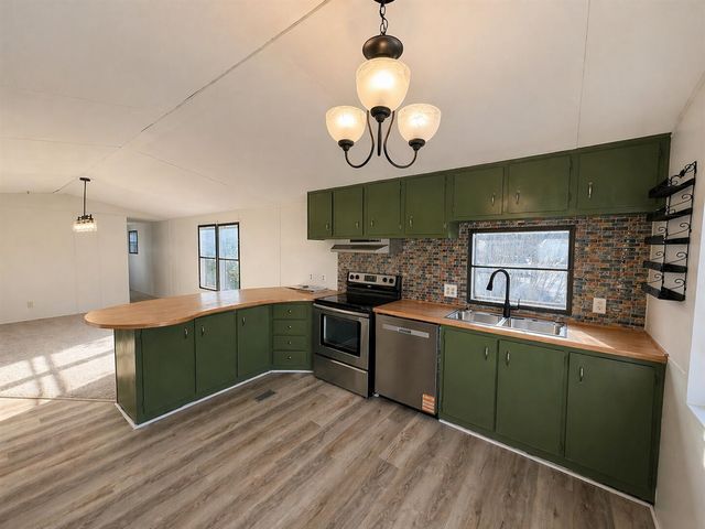 1281 E Pontaluna Road 138, Norton Shores, MI 49456