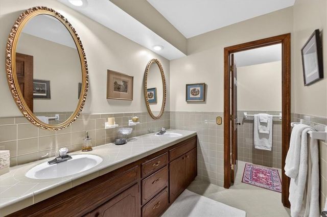 20 Wycklow Street, Overland Park, KS 66207