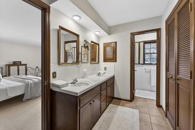 20 Wycklow Street, Overland Park, KS 66207