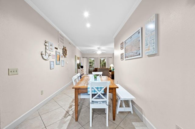 7000 Seawall Boulevard 811, Galveston, TX 77551