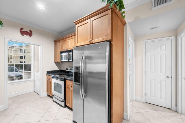 7000 Seawall Boulevard 811, Galveston, TX 77551