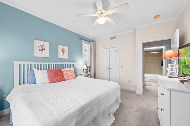 7000 Seawall Boulevard 811, Galveston, TX 77551