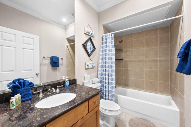 7000 Seawall Boulevard 811, Galveston, TX 77551