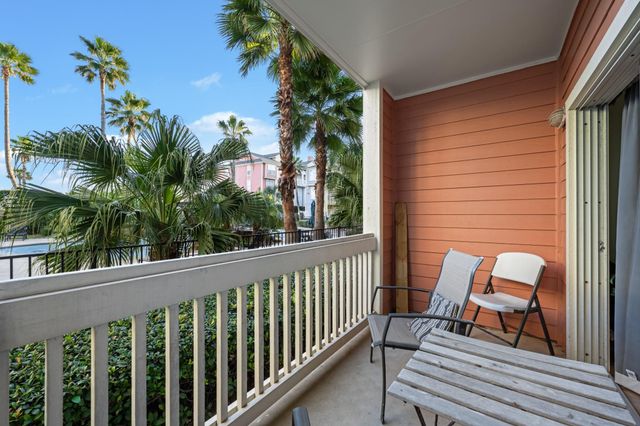 7000 Seawall Boulevard 811, Galveston, TX 77551