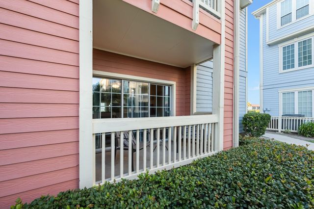 7000 Seawall Boulevard 811, Galveston, TX 77551