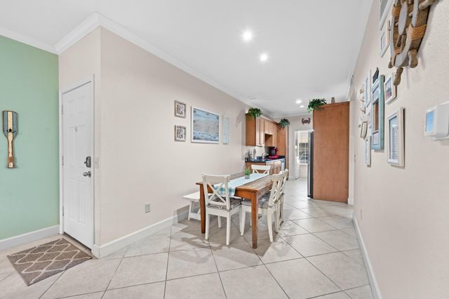 7000 Seawall Boulevard 811, Galveston, TX 77551