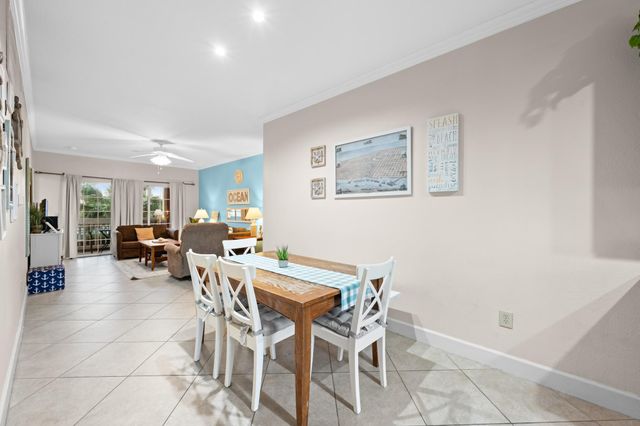 7000 Seawall Boulevard 811, Galveston, TX 77551