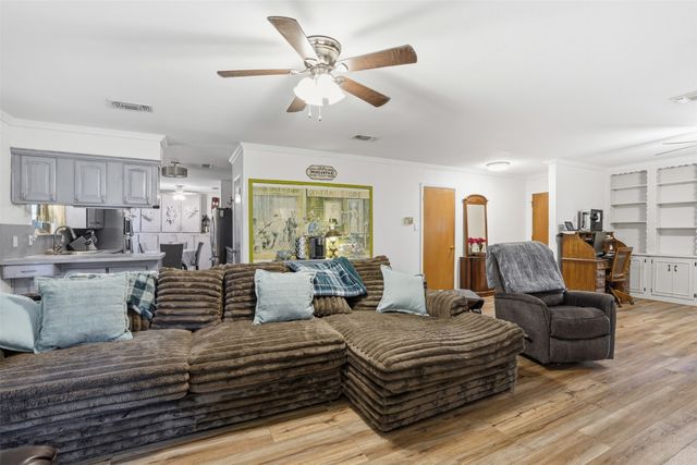 1233 Greenbriar Lane, Cleburne, TX 76033