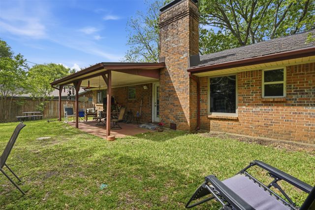 1233 Greenbriar Lane, Cleburne, TX 76033