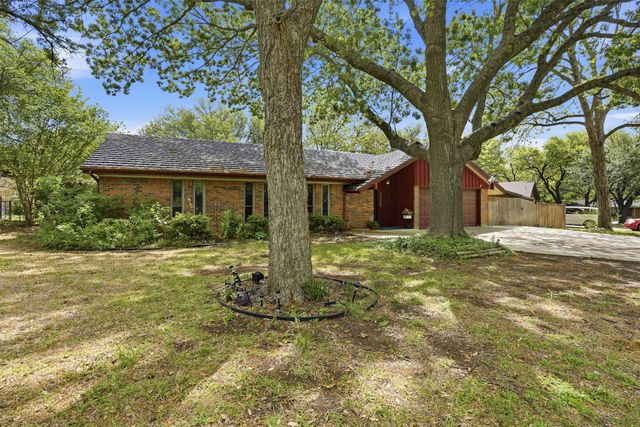 1233 Greenbriar Lane, Cleburne, TX 76033
