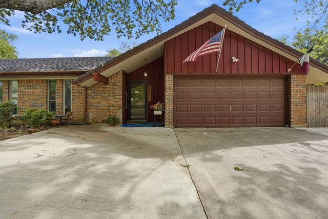 1233 Greenbriar Lane, Cleburne, TX 76033