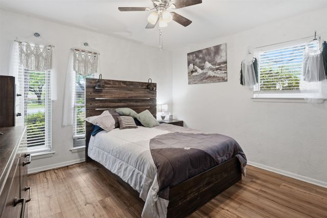 1233 Greenbriar Lane, Cleburne, TX 76033