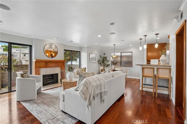 1447 Manhattan Beach Boulevard A, Manhattan Beach, CA 90266