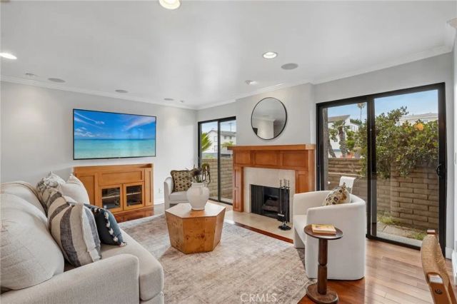 1447 Manhattan Beach Boulevard A, Manhattan Beach, CA 90266