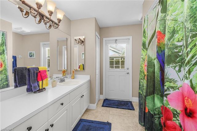 619 SE 30th ST, Cape Coral, FL 33904