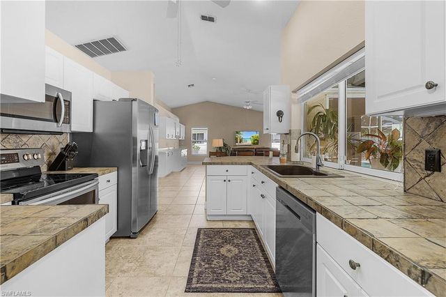 619 SE 30th ST, Cape Coral, FL 33904