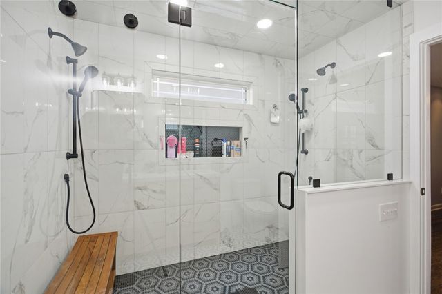 207 Dodgins Lane, Seneca, SC 29672