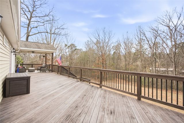 207 Dodgins Lane, Seneca, SC 29672
