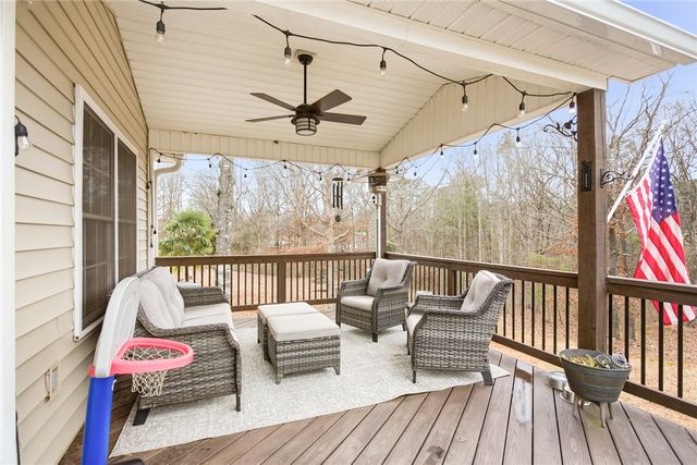 207 Dodgins Lane, Seneca, SC 29672