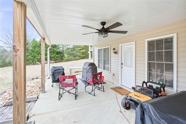 207 Dodgins Lane, Seneca, SC 29672